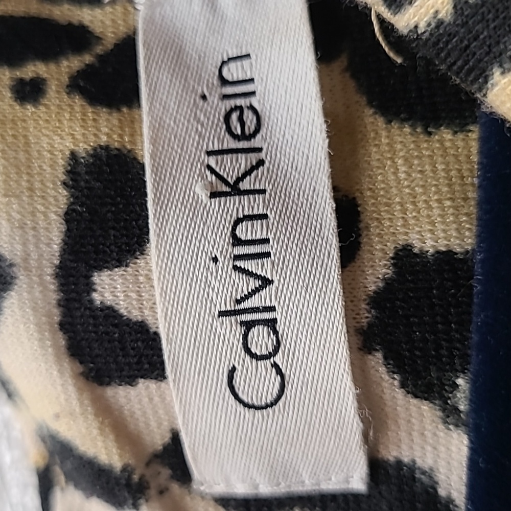 Calvin Klein - Picture 2 of 3